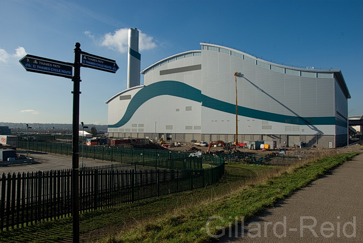 Thames path
            extension - photo