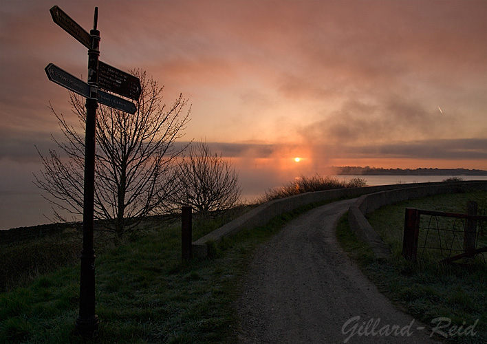 Thames path
            extension - photo