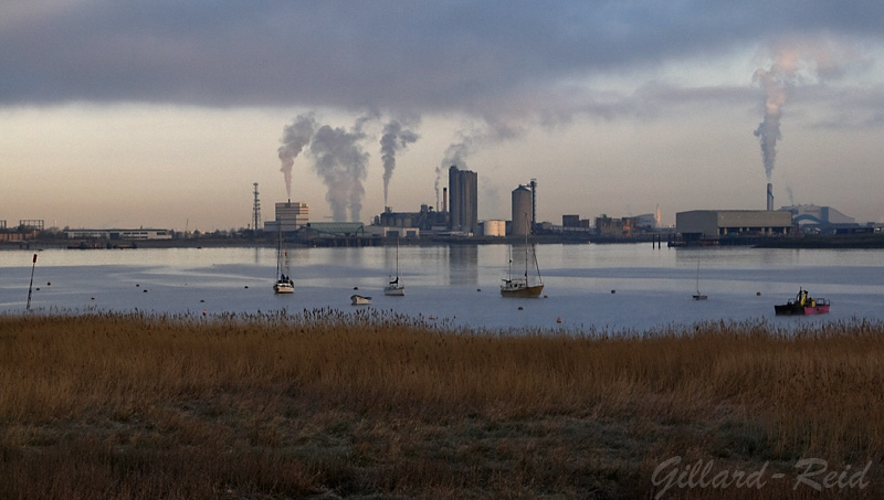 Thames path
            extension - photo