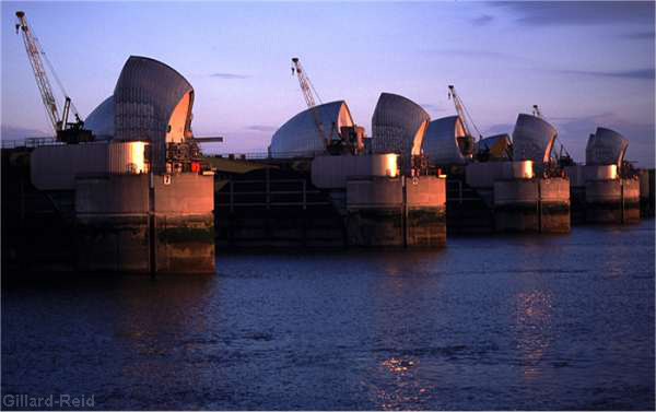 Thames path - next photo